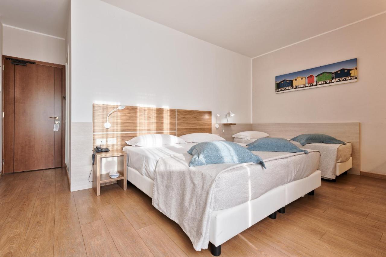 Hotel Croce Di Malta ลินญาโน ซับเบียโดโร ภายนอก รูปภาพ