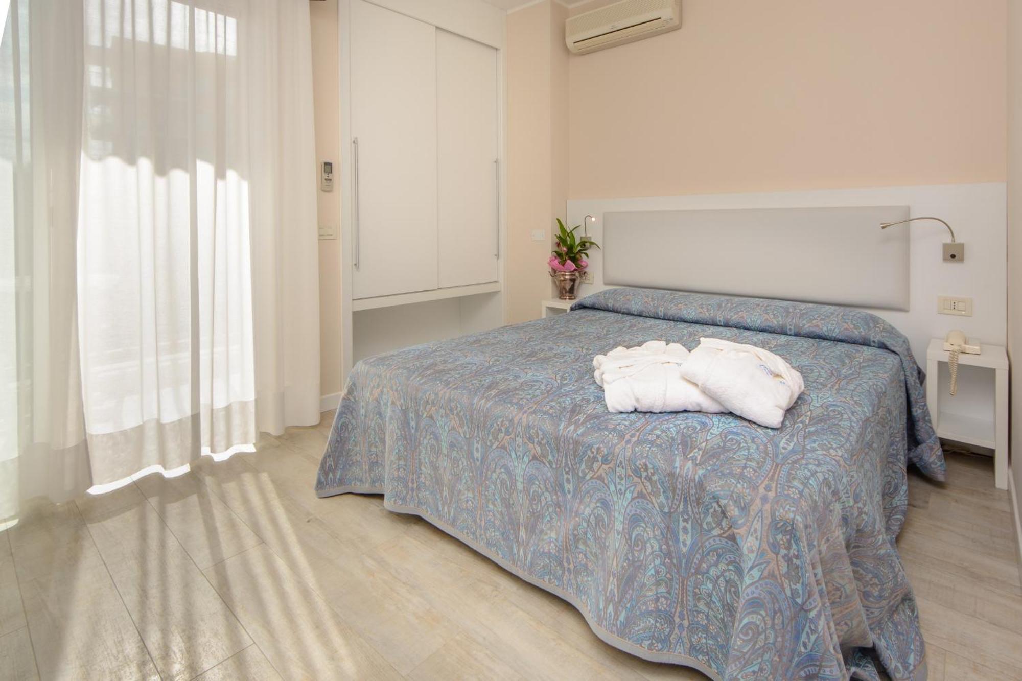 Hotel Croce Di Malta ลินญาโน ซับเบียโดโร ห้อง รูปภาพ