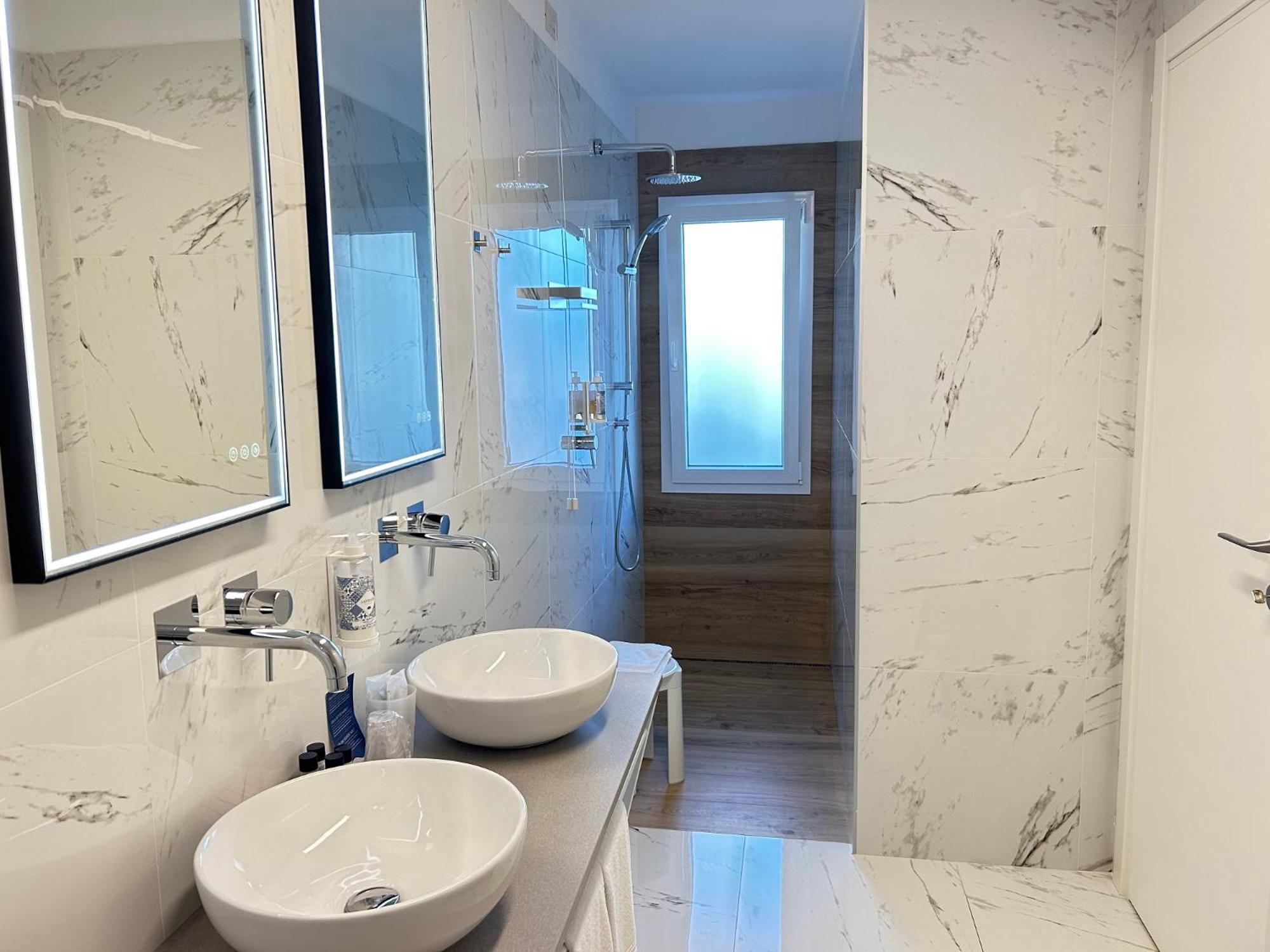 Hotel Croce Di Malta ลินญาโน ซับเบียโดโร ภายนอก รูปภาพ
