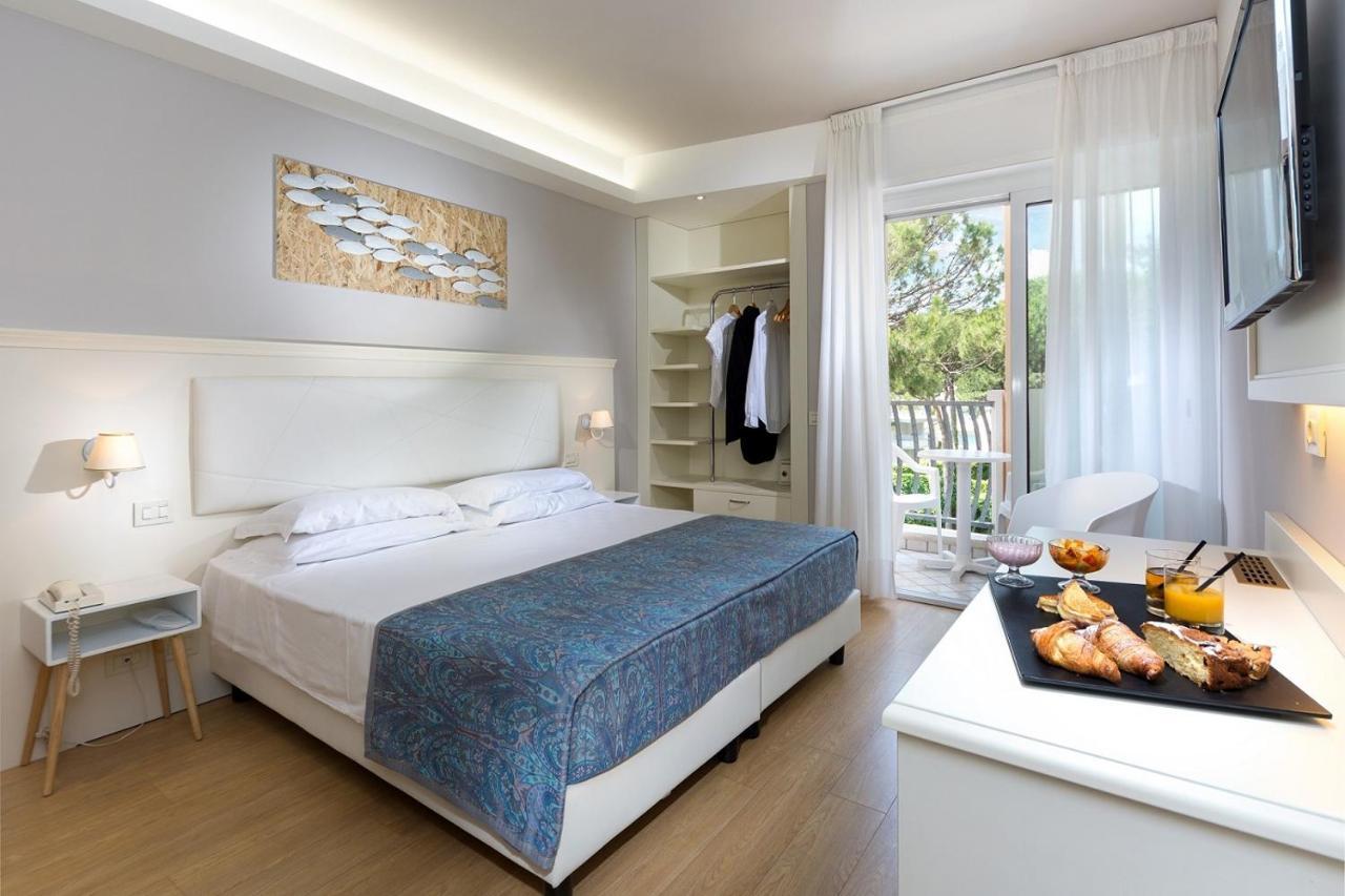 Hotel Croce Di Malta ลินญาโน ซับเบียโดโร ภายนอก รูปภาพ